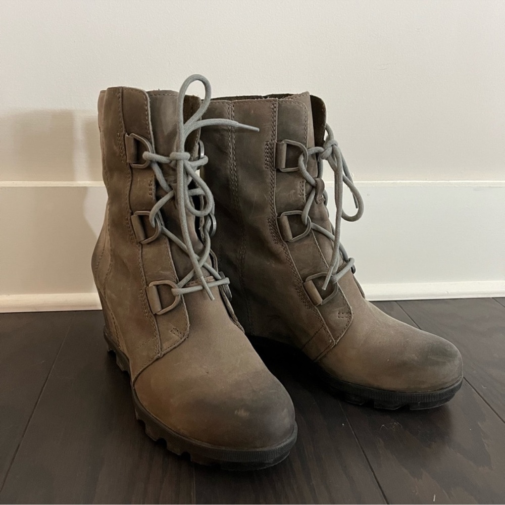Sorel Lace-Up wedge boots
